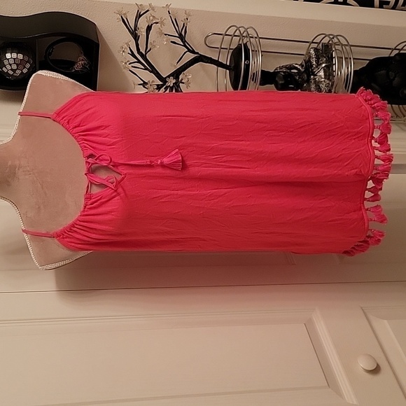 Tommy Bahama Fuscia Halter Top, Sealight Tassel Hem, Size M, EUC! - Picture 1 of 6